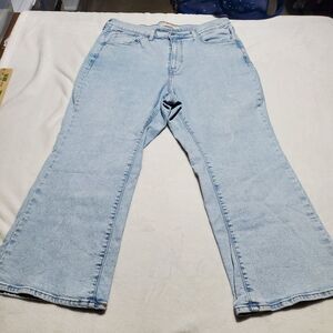 Levis High Waisted Cropped Flare Jeans Women's Tag Size 14W Light Wash Stretch